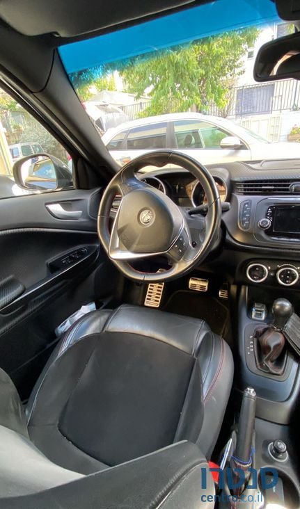 2017' Alfa Romeo Giulietta אלפא רומיאו ג'ולייטה photo #6
