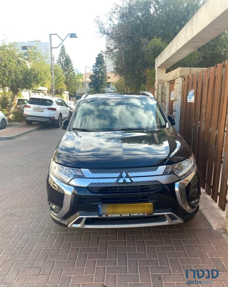 2020' Mitsubishi Outlander מיצובישי אאוטלנדר photo #2