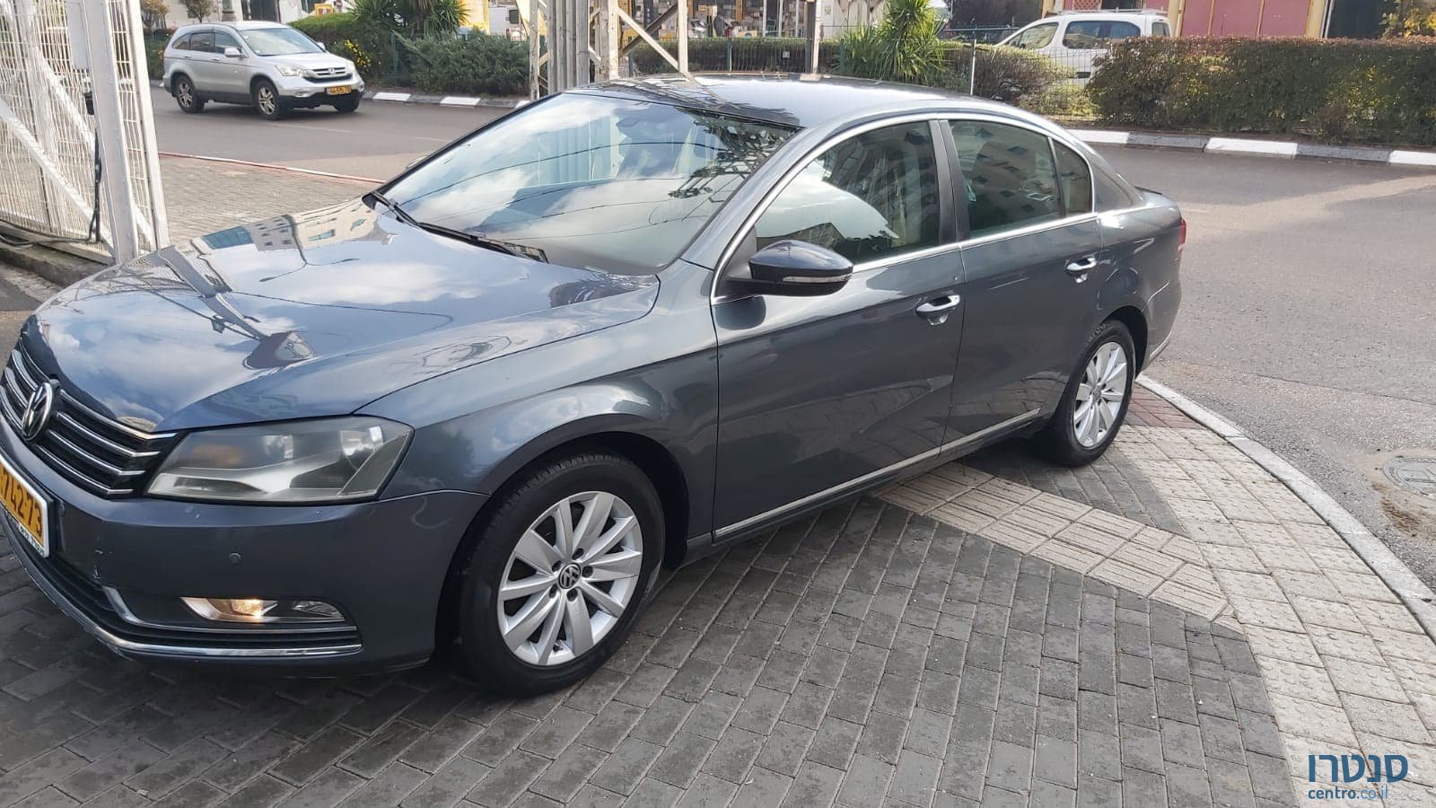 2012' Volkswagen Passat photo #1