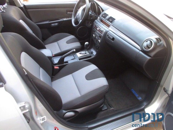 2000' Mazda 3 photo #3