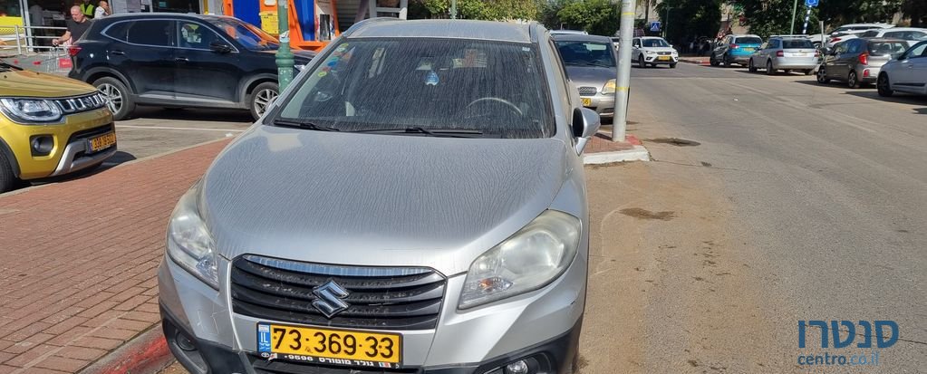 2015' Suzuki SX4 סוזוקי קרוסאובר photo #1