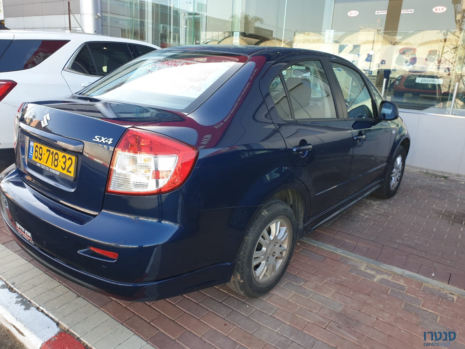 2014' Suzuki SX4 photo #3