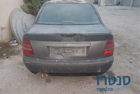 2001' Audi A4 אאודי photo #3