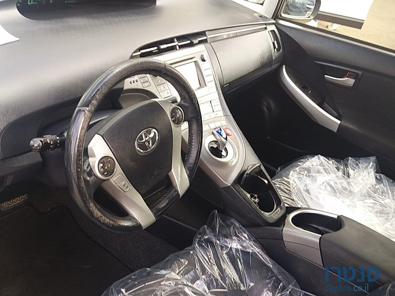 2015' Toyota Prius photo #3