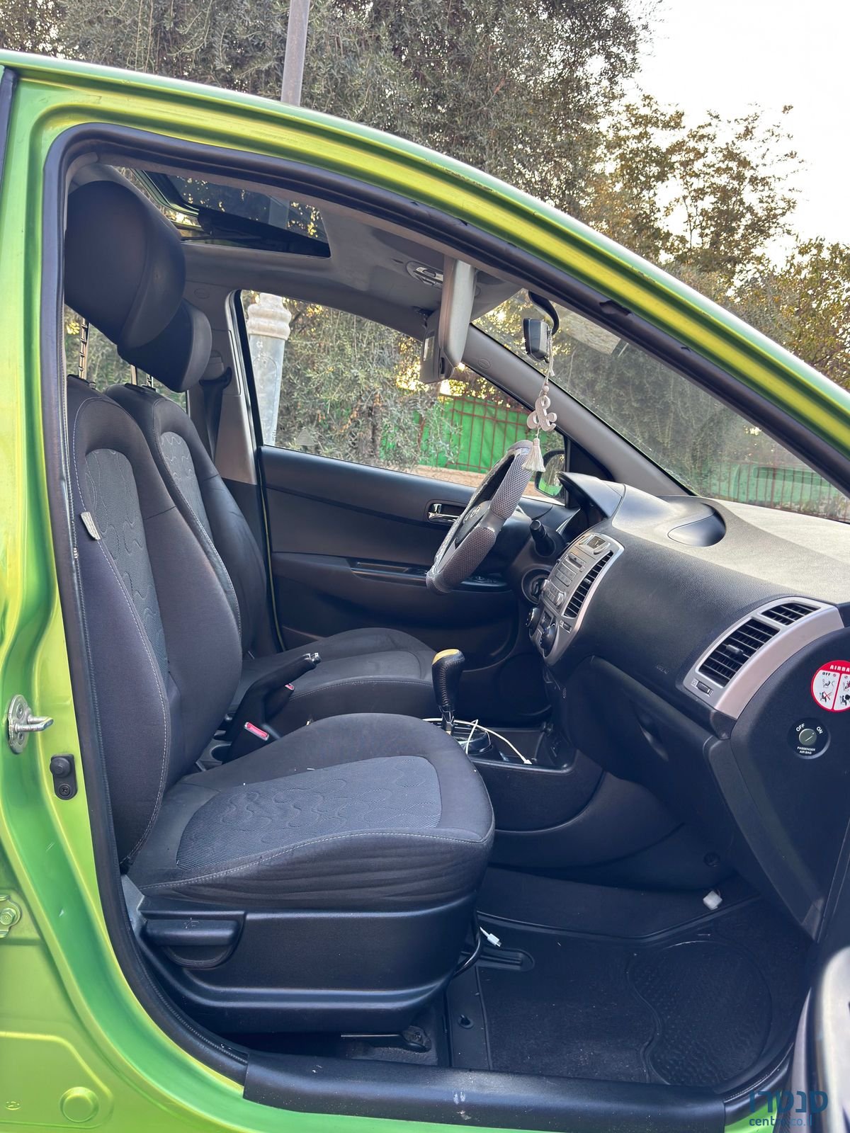 2011' Hyundai i20 יונדאי photo #3