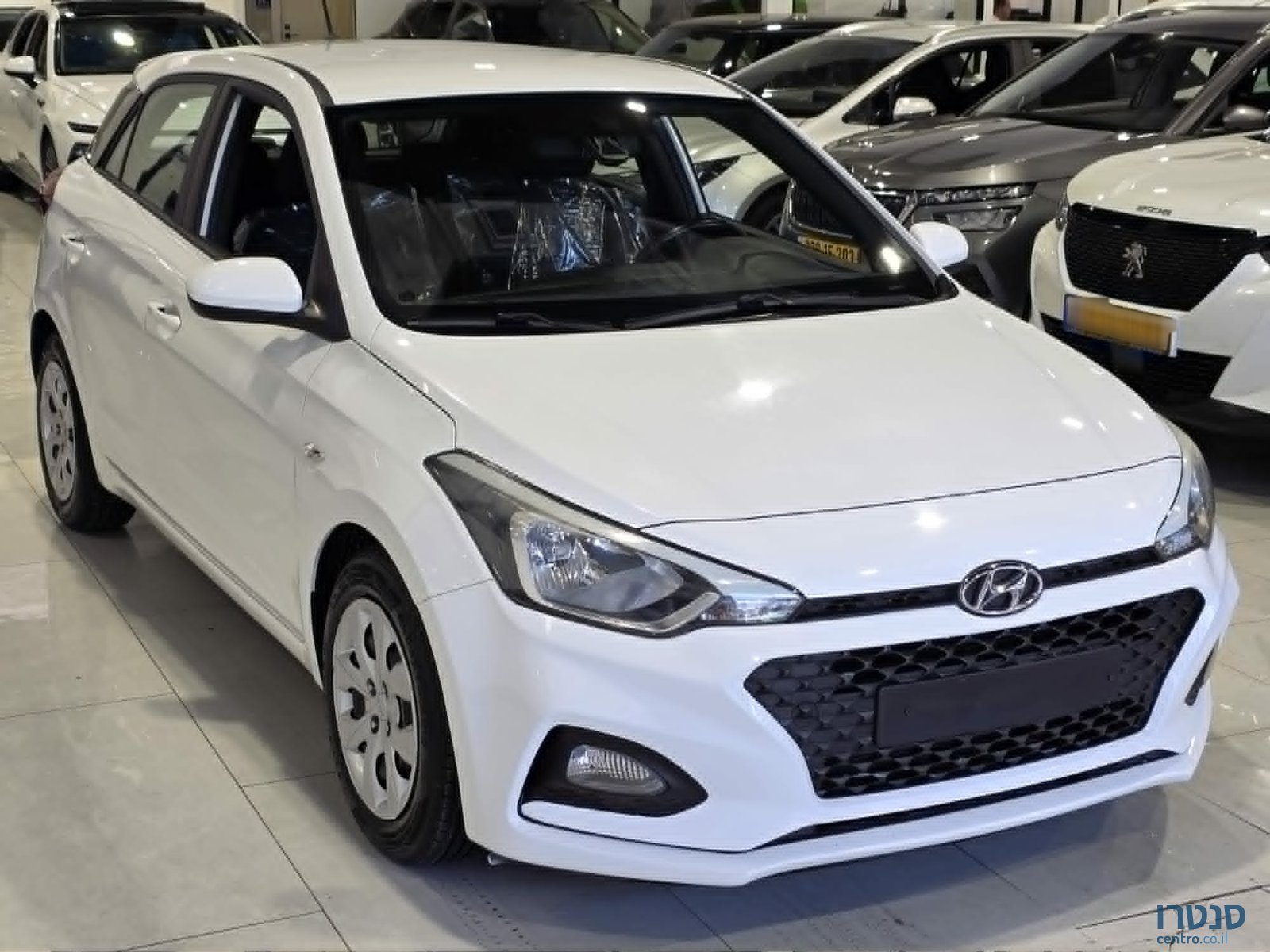 2021' Hyundai i20 photo #2