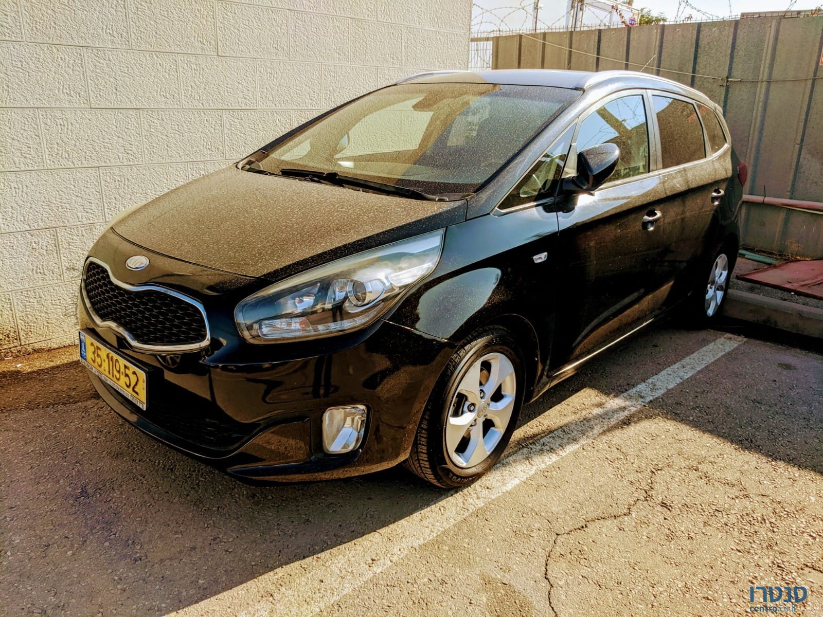 2013' Kia Carens photo #1