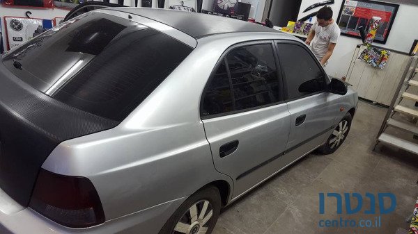 2002' Hyundai Accent photo #3