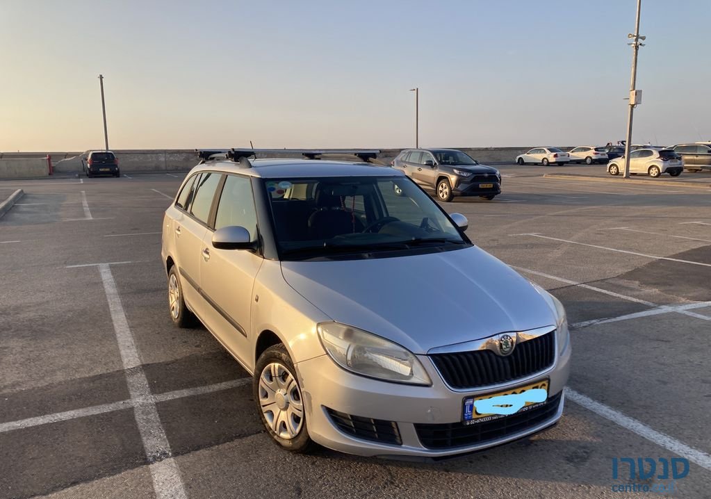 2011' Skoda Fabia סקודה פאביה photo #1
