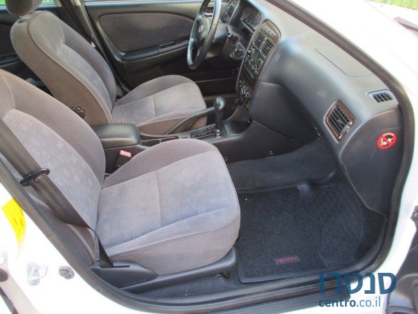 2003' Toyota Avensis photo #4