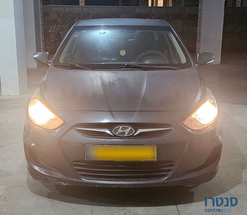 2013' Hyundai i25 יונדאי photo #1