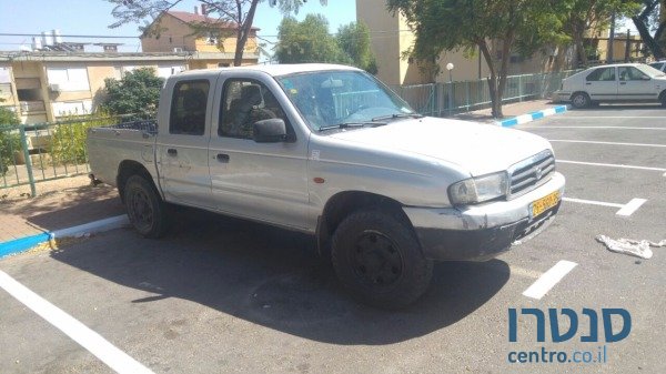 2001' Mazda B250 photo #1