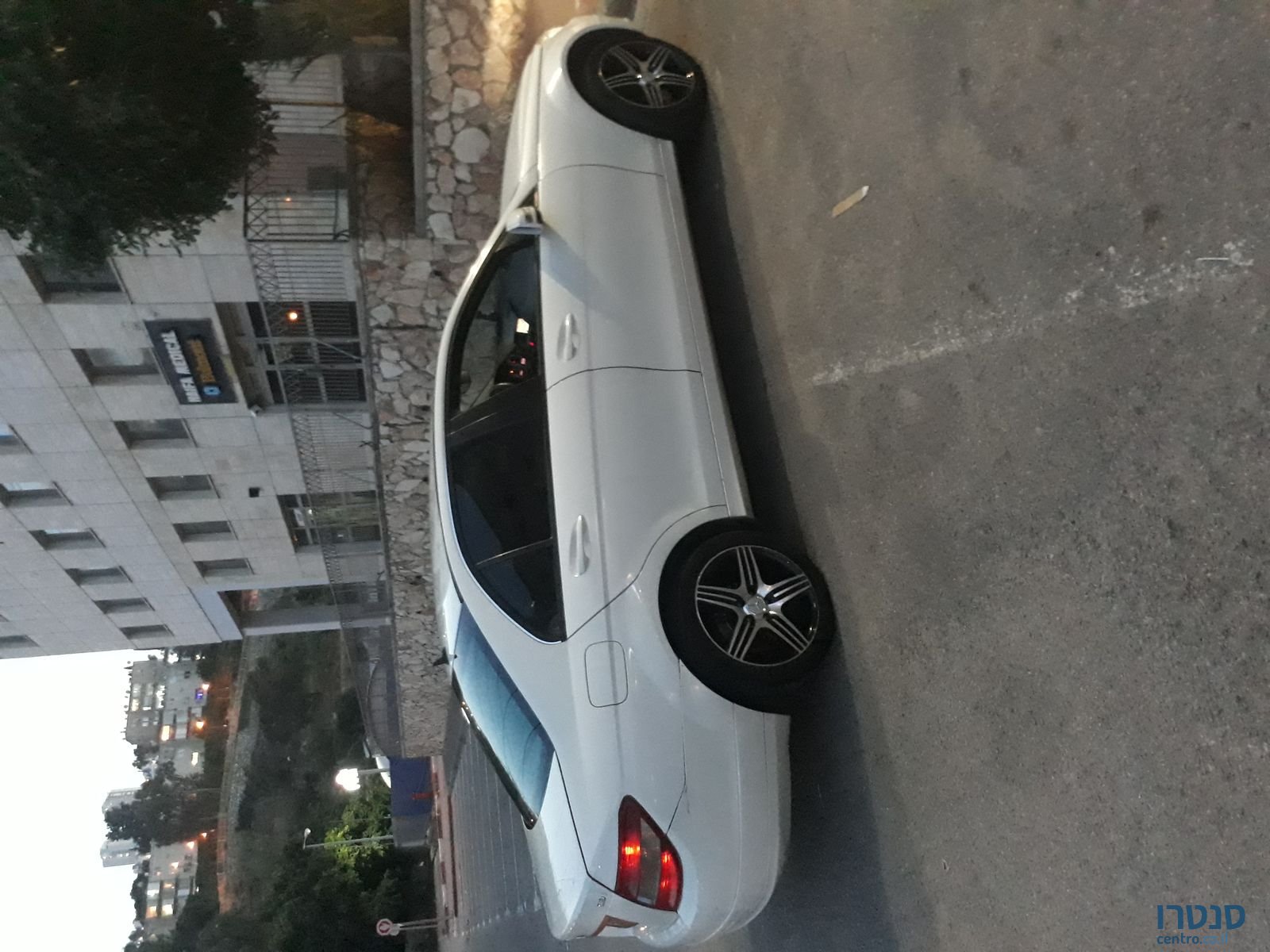 2009' Mercedes-Benz 200 photo #4