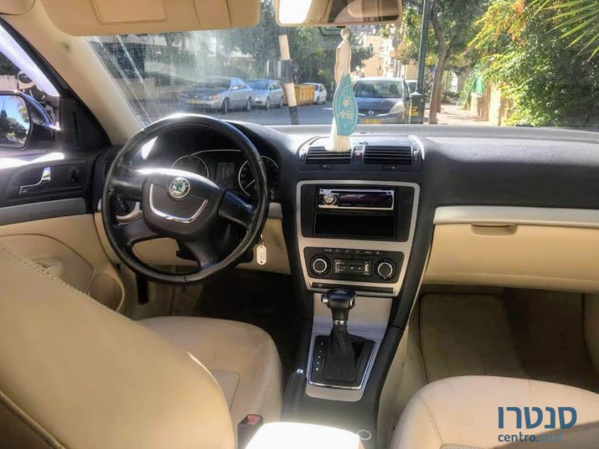 2013' Skoda Octavia photo #4