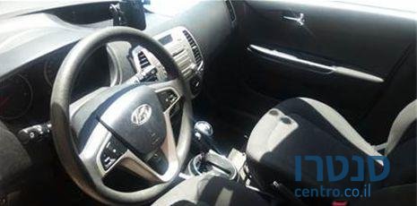 2012' Hyundai i20 אינספייר photo #3