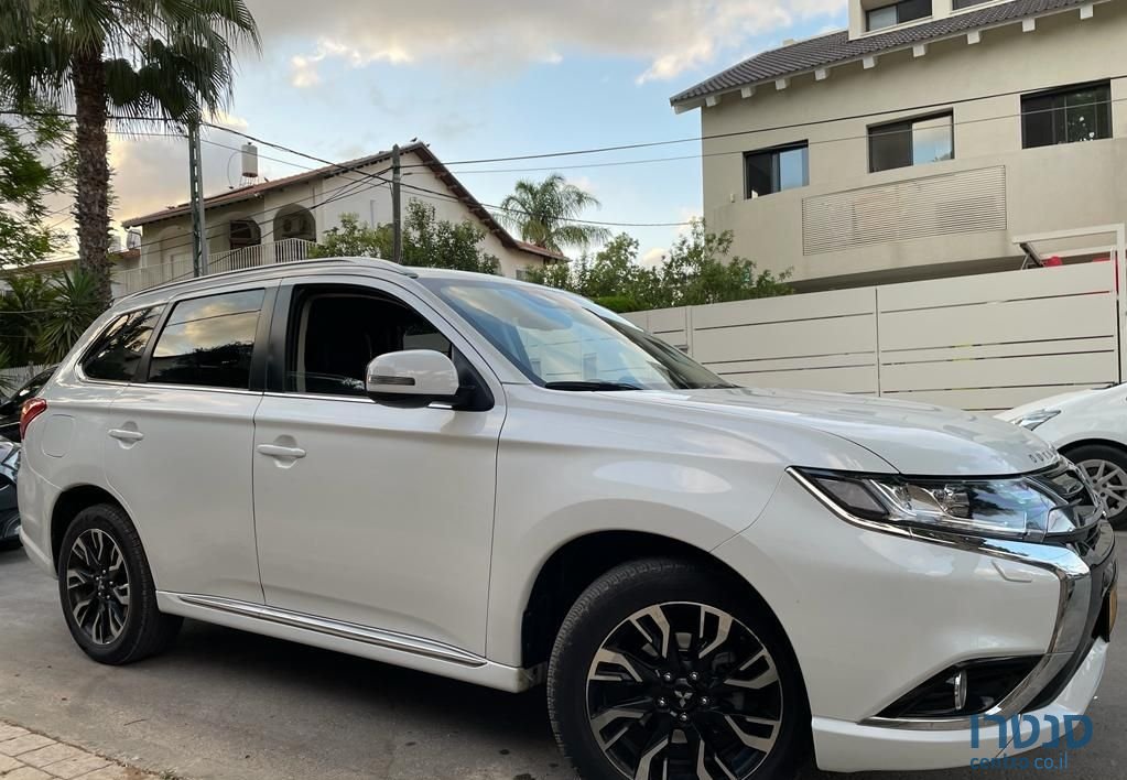 2018' Mitsubishi Outlander מיצובישי אאוטלנדר photo #1