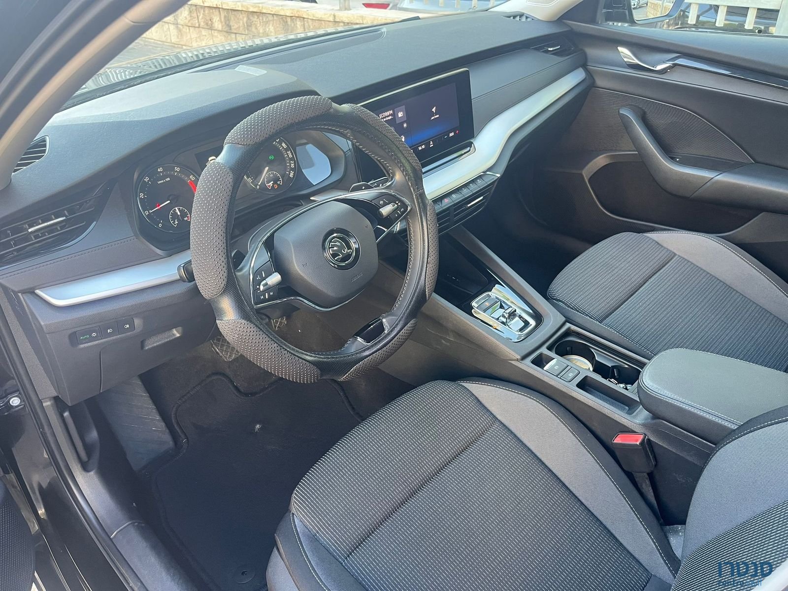 2021' Skoda Octavia photo #3