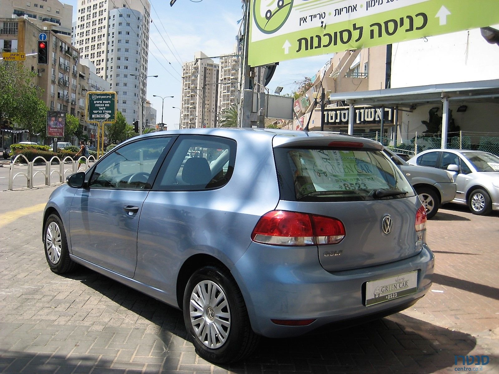 2011' Volkswagen Golf photo #4