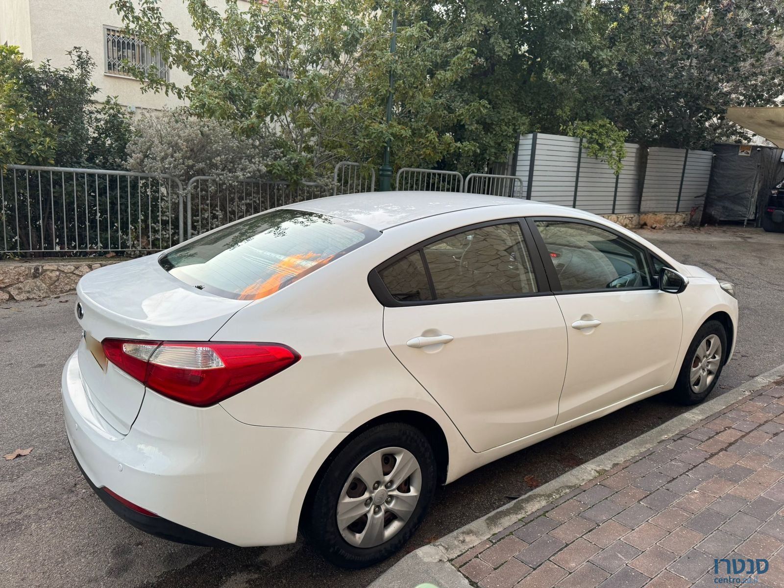 2015' Kia Forte photo #3