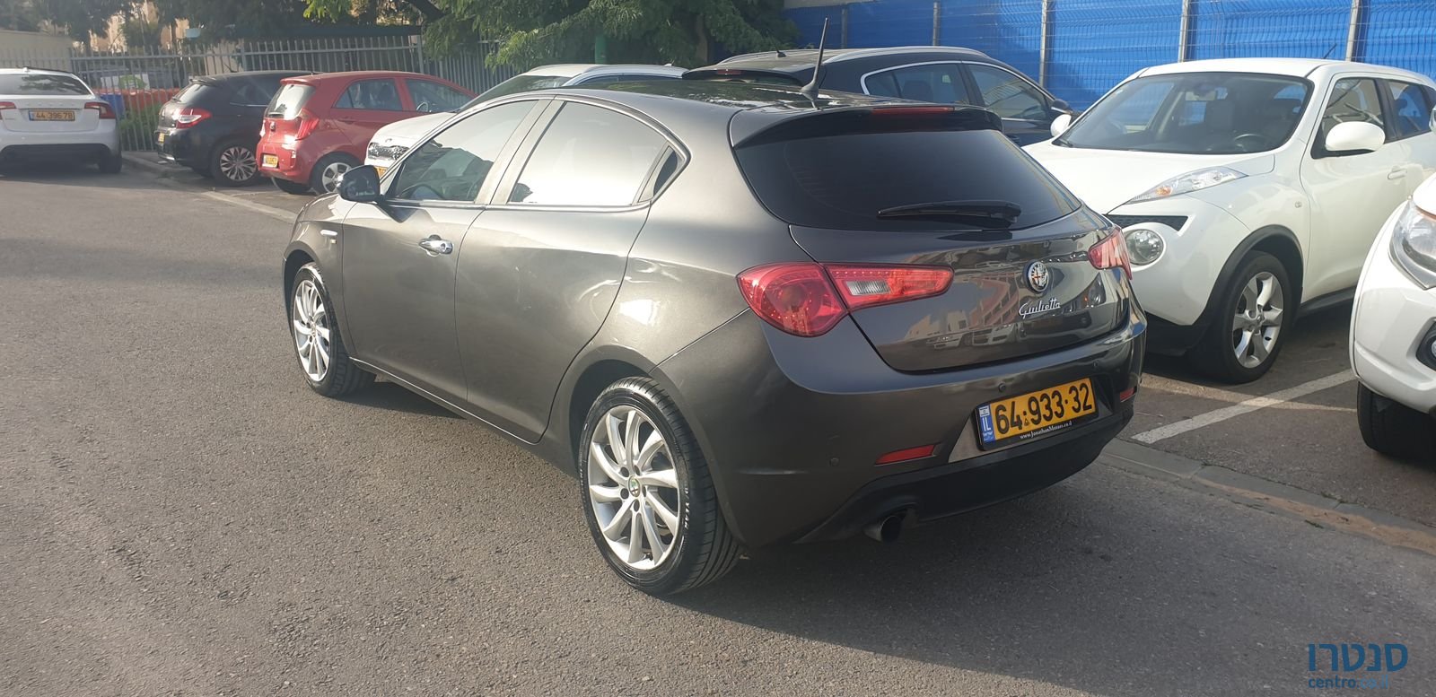 2014' Alfa Romeo Giulietta photo #5