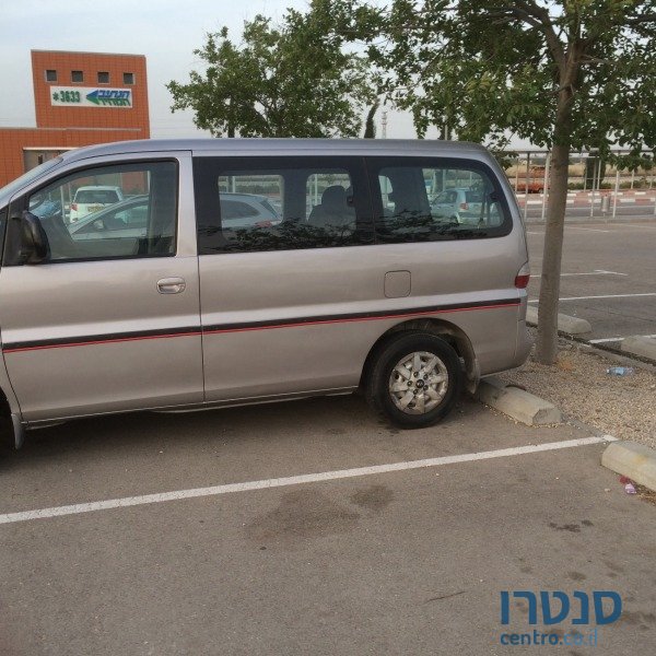 2005' Hyundai H-1 photo #2