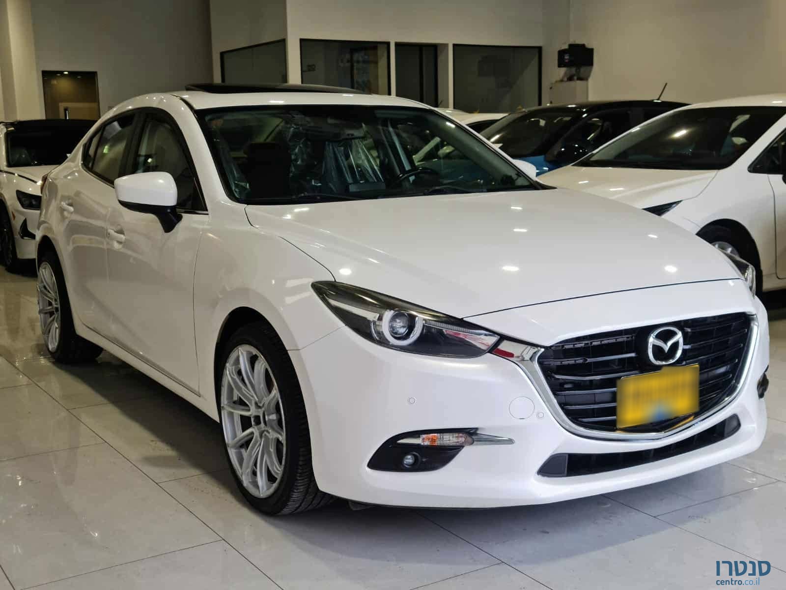 2018' Mazda 3 photo #2