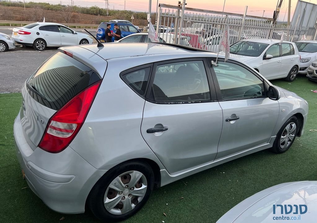 2011' Hyundai i30 יונדאי photo #4