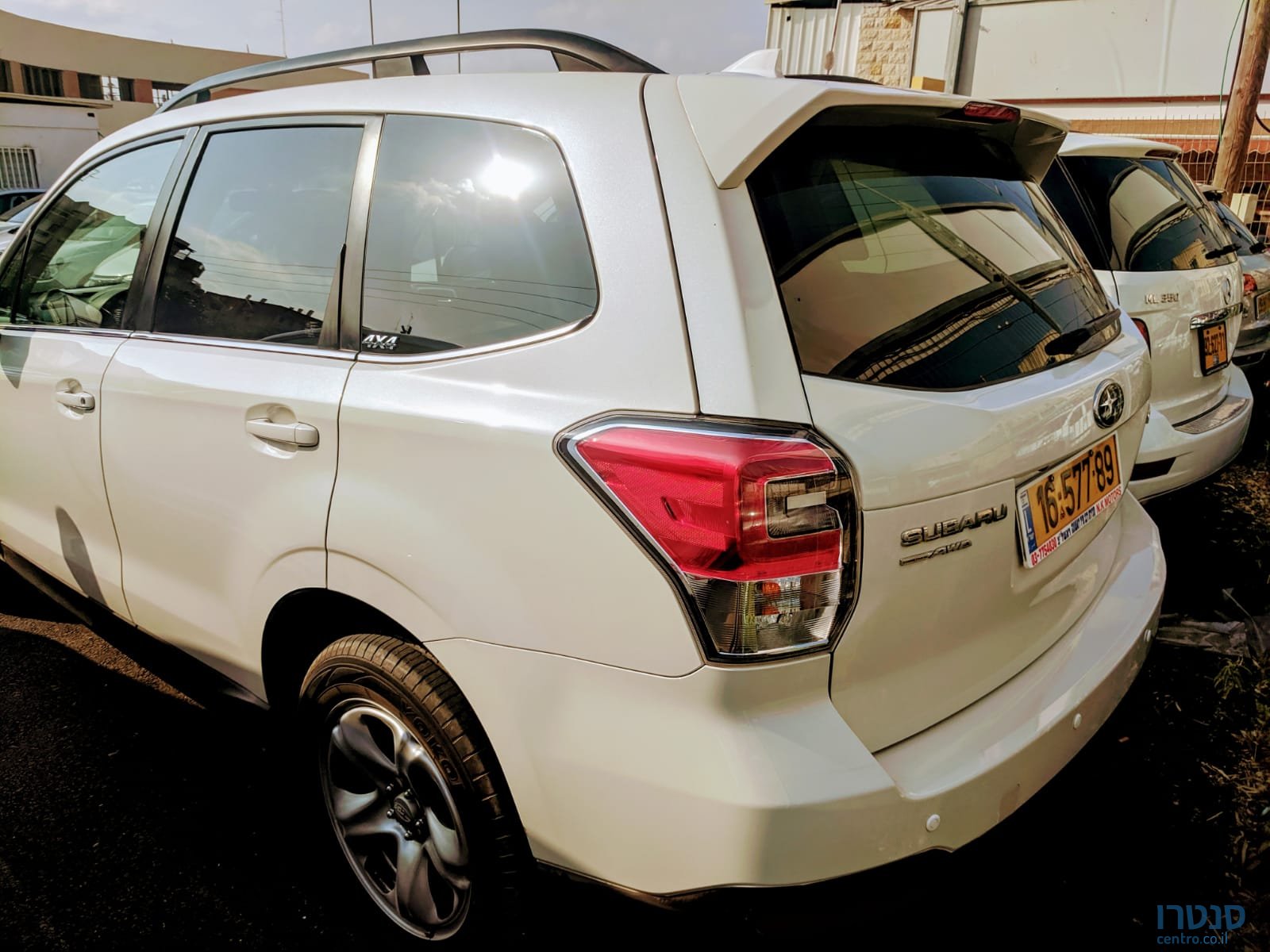 2017' Subaru Forester photo #3