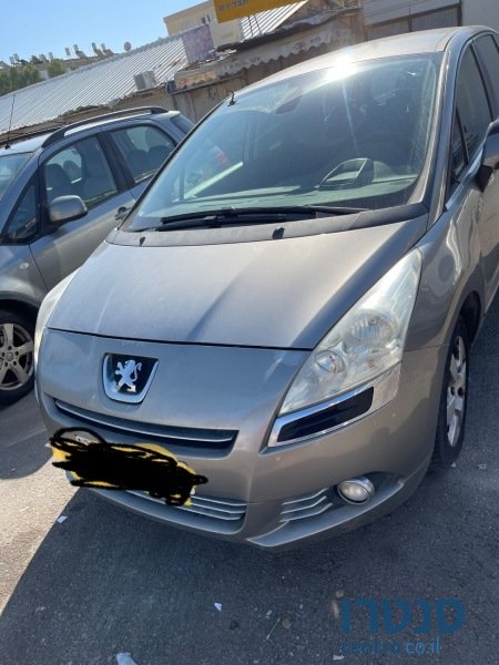 2012' Peugeot 308 photo #1