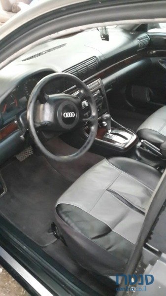 2001' Audi A4 photo #1