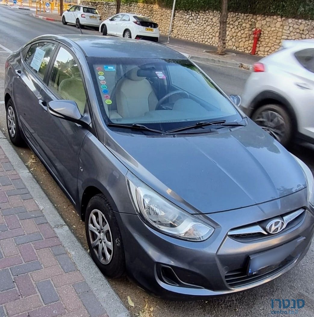 2012' Hyundai i25 יונדאי photo #3