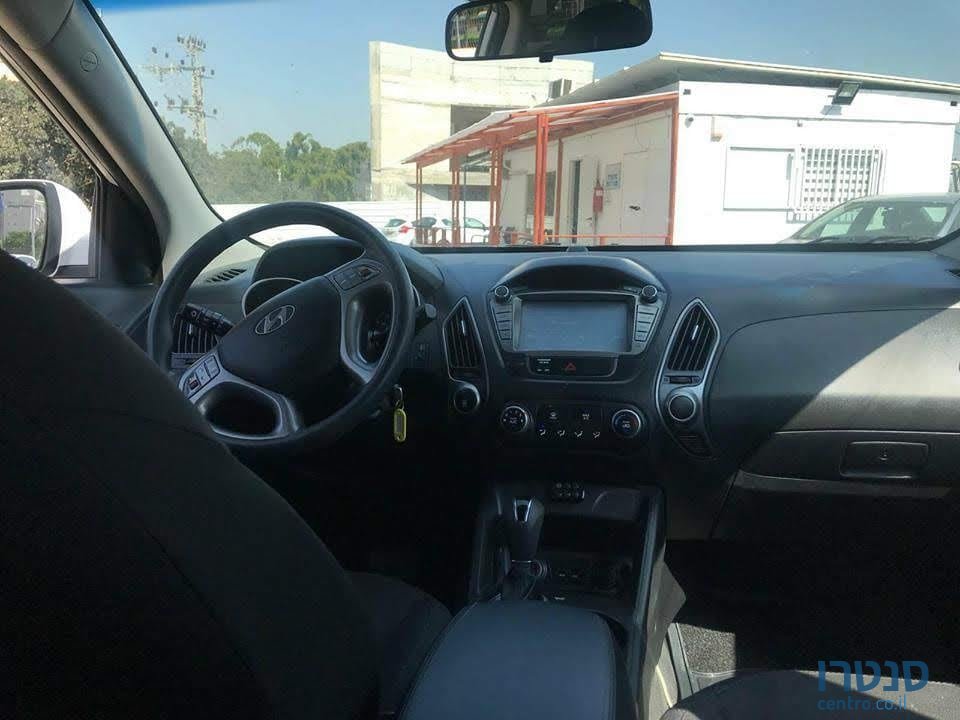 2013' Hyundai ix35 photo #3