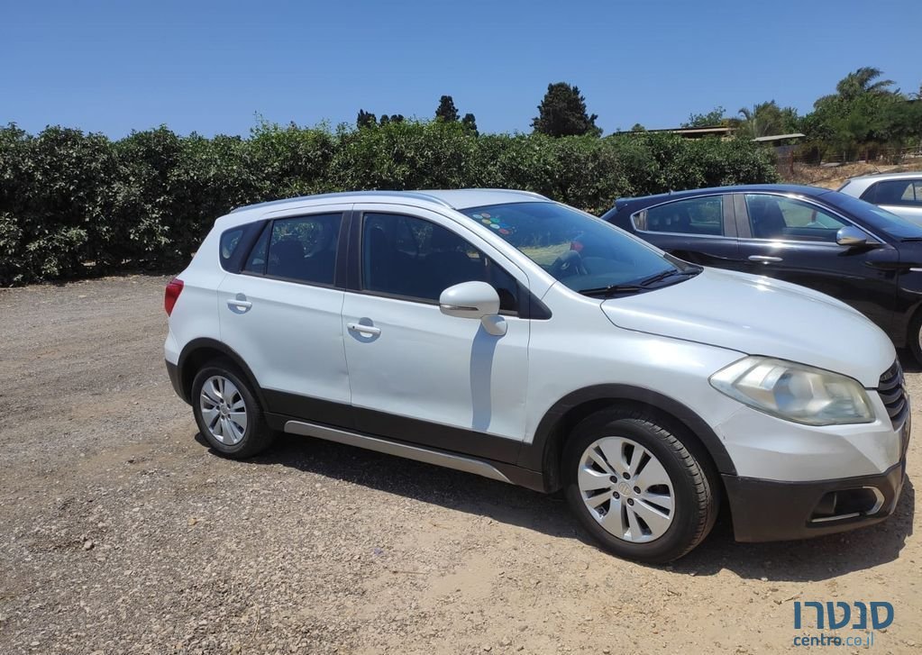2014' Suzuki SX4 סוזוקי קרוסאובר photo #3
