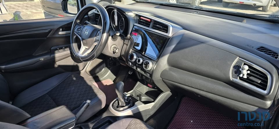 2017' Honda Jazz photo #5