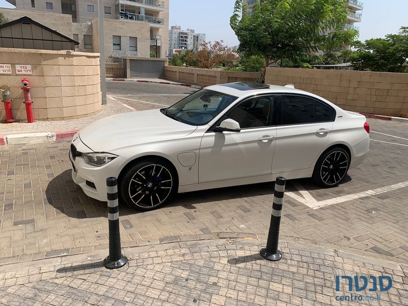 2017' BMW 3 Series ב.מ.וו סדרה 3 photo #3