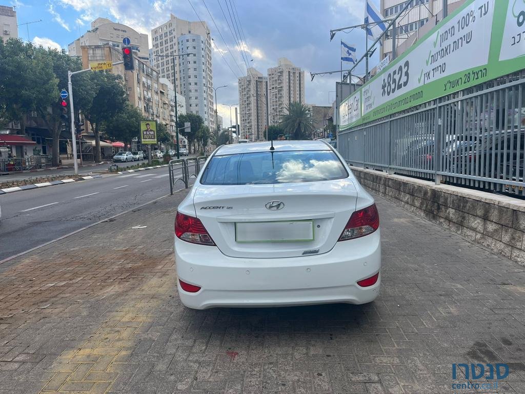 2017' Hyundai i25 photo #5