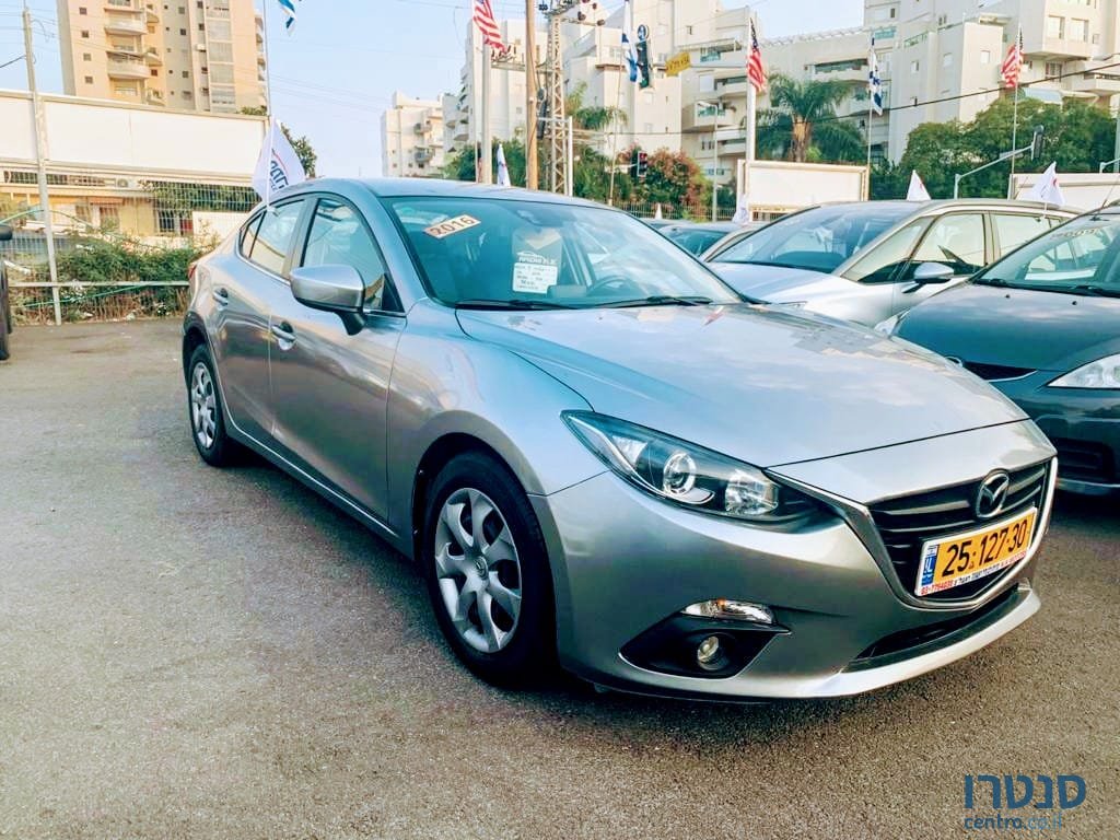 2016' Mazda Mazda3 photo #1