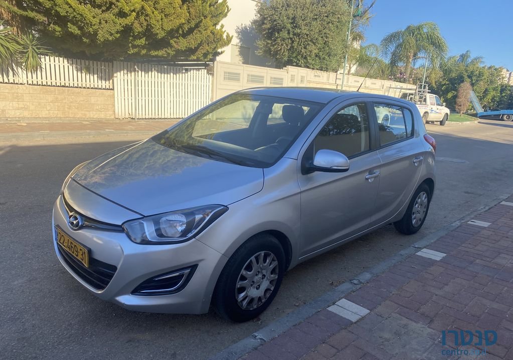 2014' Hyundai i20 יונדאי photo #2