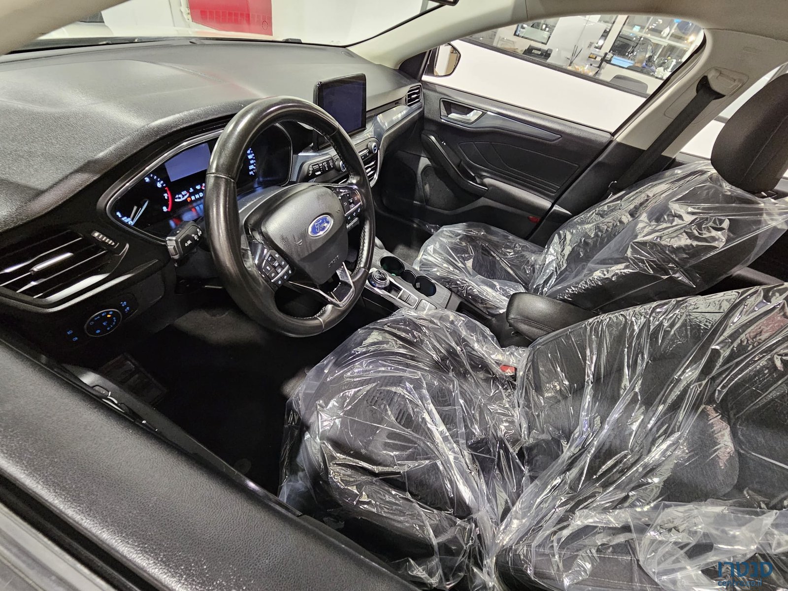 2022' Ford Focus סטיישן photo #6