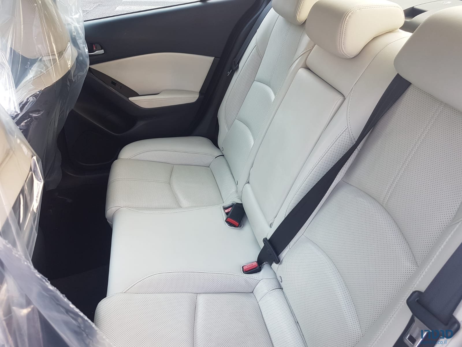 2017' Mazda 3 photo #4