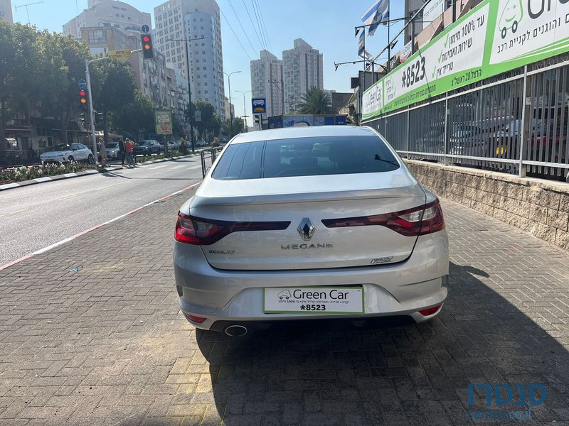 2020' Renault Megane photo #6