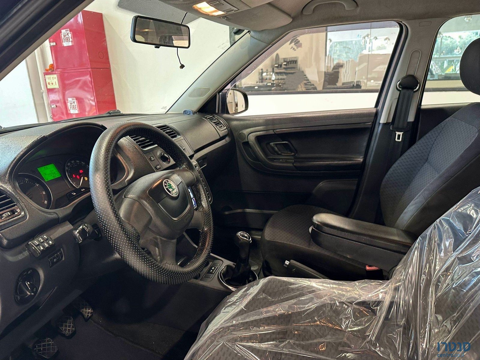 2012' Skoda Fabia photo #3