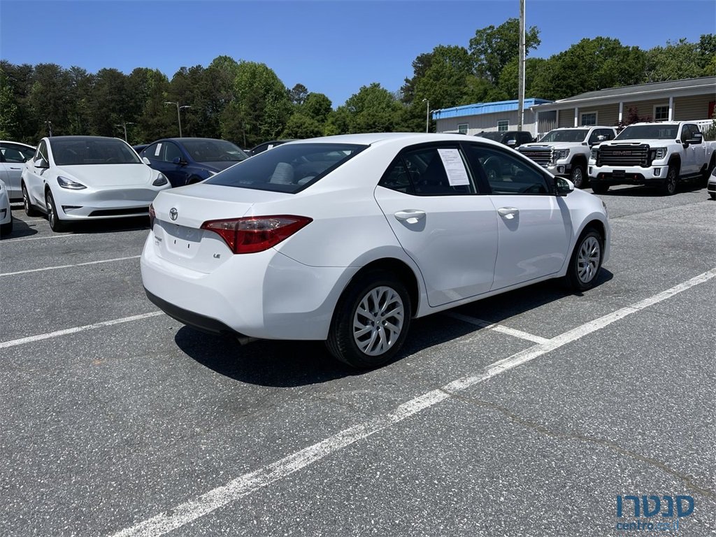 2019' Toyota Corolla LE photo #3