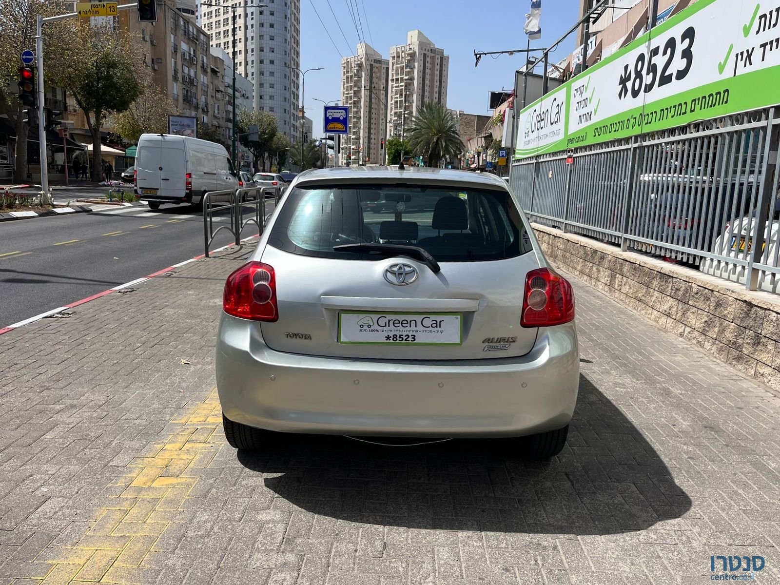 2010' Toyota Auris photo #6