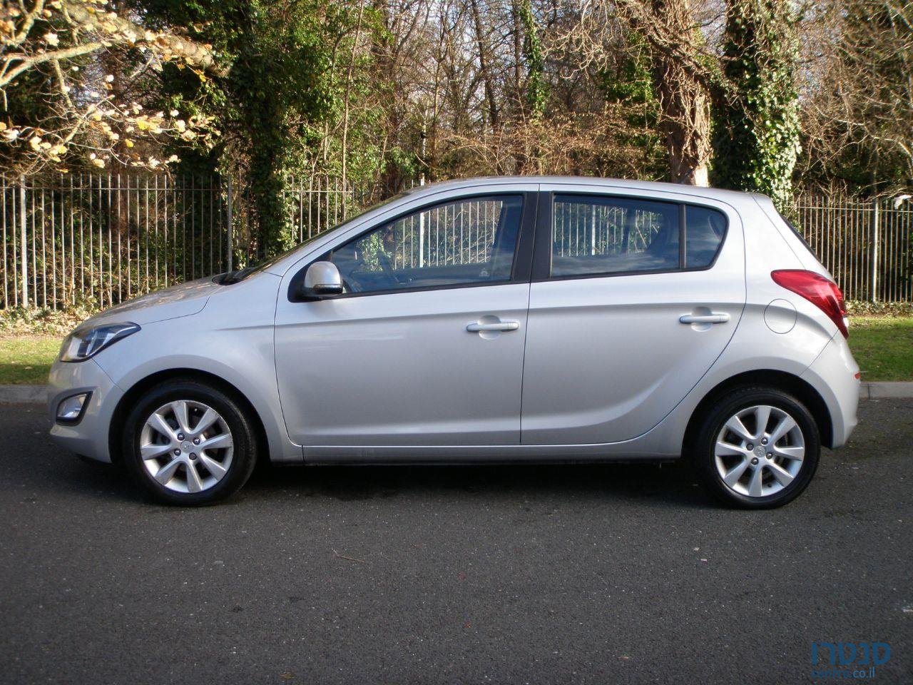 2012' Hyundai i20 photo #5