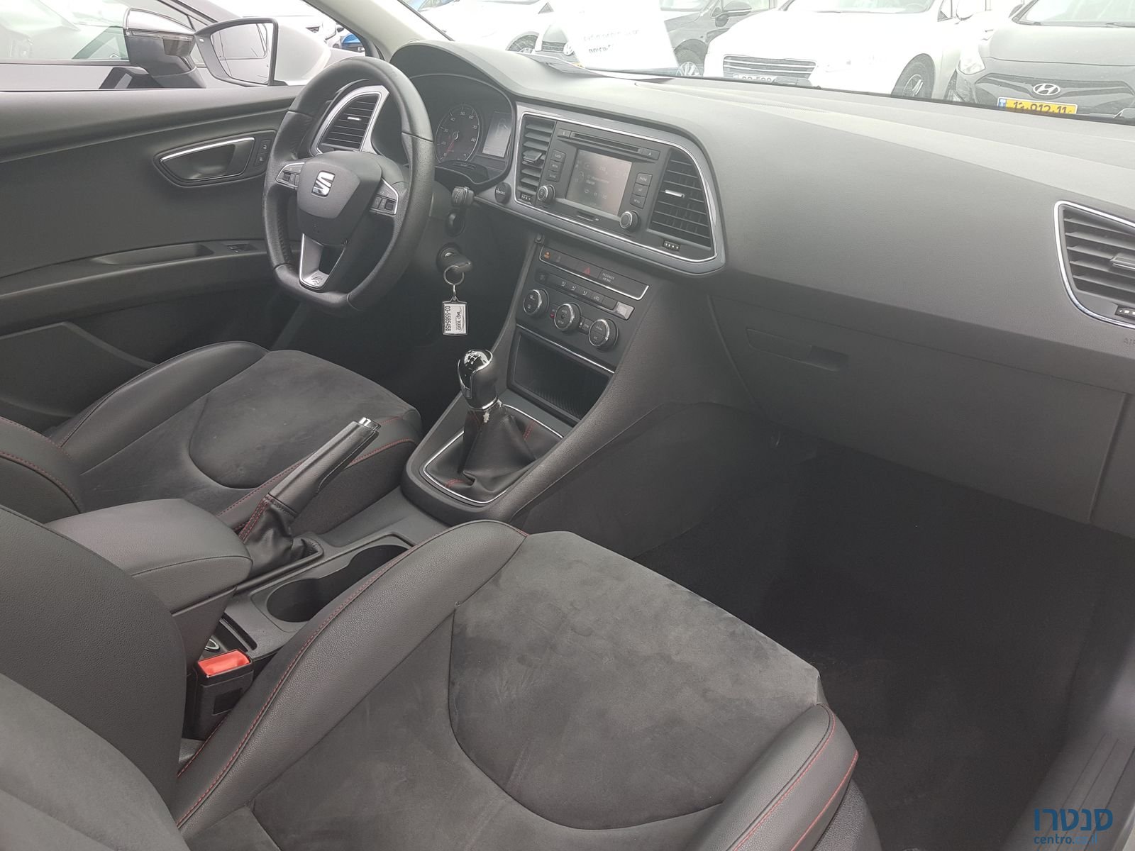 2014' SEAT Leon FR photo #4