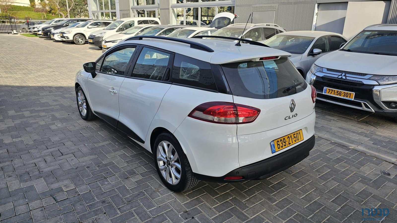 2019' Renault Clio photo #4