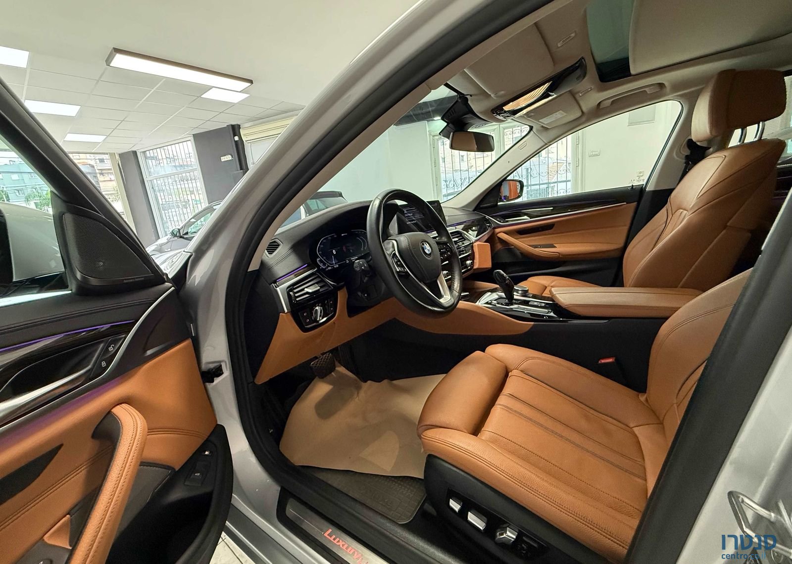 2021' BMW 5 Series ב מ וו סדרה 5 photo #2