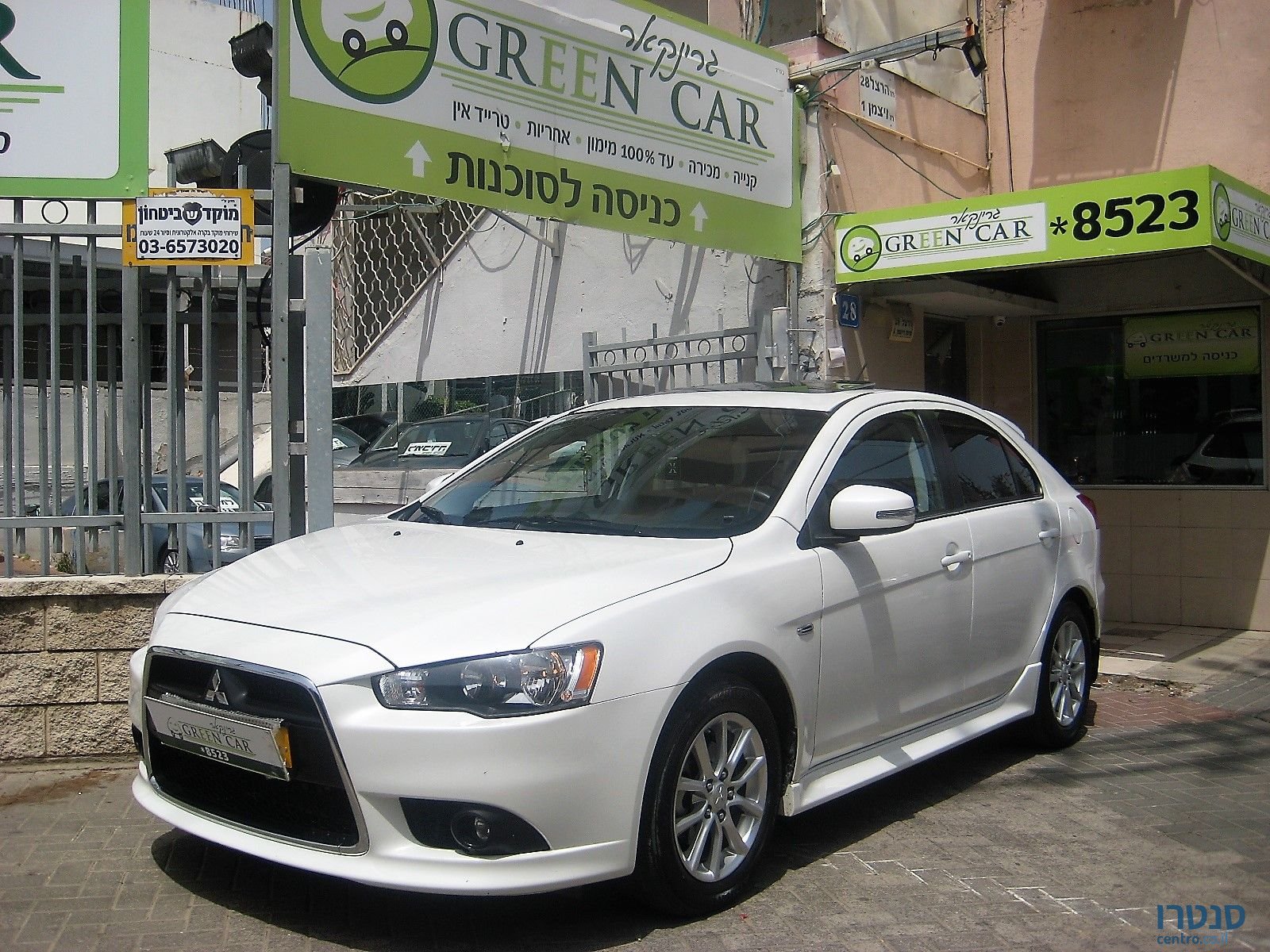 2015' Mitsubishi Lancer photo #2