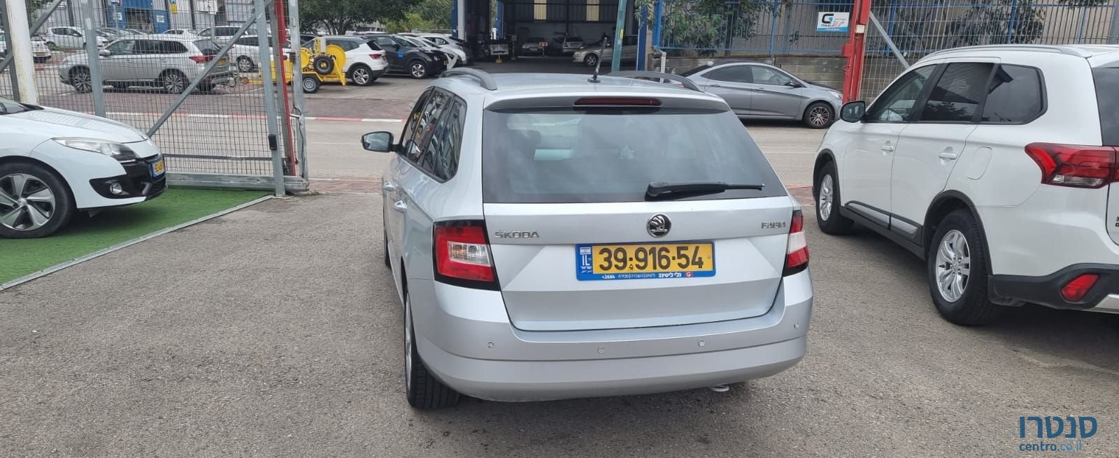 2015' Skoda Fabia סקודה פאביה photo #3